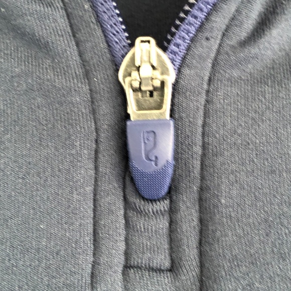 Vineyard Vines Performance Top, 3/4 Zip, Long Sleeves w/ Thumb Holes, Navy, XXS - Picture 3 of 8